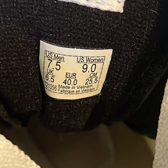 Vans Black Floral High-Top Sneakers - Picture 6 of 6